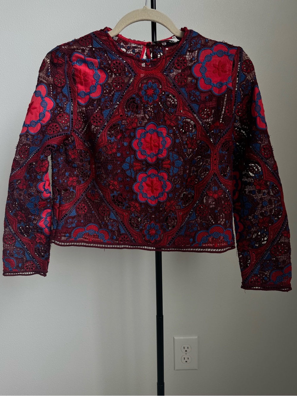 Sandro Paris "Iris" Medallion Lace Cropped Top Blue Red Size S